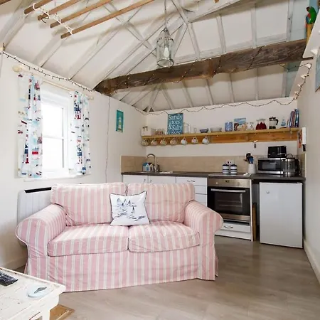 Cosy Self-Contained Annexe In Selsey Villa Chichester Exterior photo