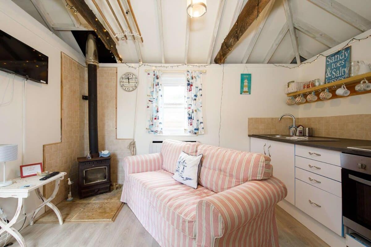 Cosy Self-contained Annexe In Selsey Holiday home *